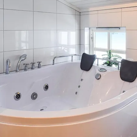Stunning In Aurland W/ Sauna, Wifi And 4 Bedrooms * Vassbygdi