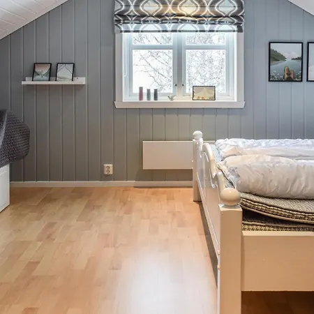 Stunning In Aurland W/ Sauna, Wifi And 4 Bedrooms Vassbygdi