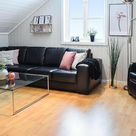 Stunning In Aurland W/ Sauna, Wifi And 4 Bedrooms Σπίτι διακοπών *